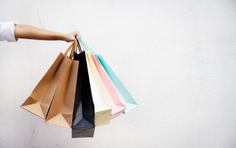 SHOPPING SENZA IVA – DUE GIORNI IN ZONA FRANCA